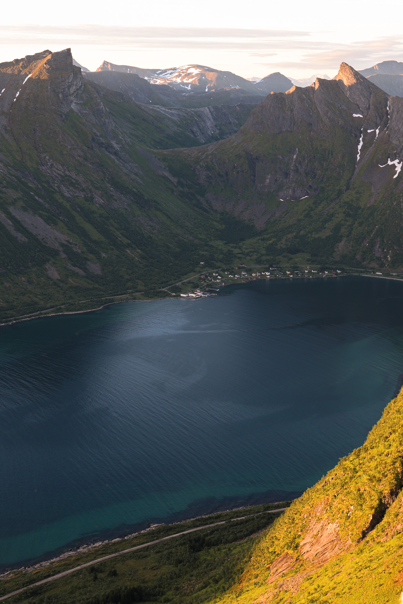 Wanderung auf Senja unter der Mitternachtssonne